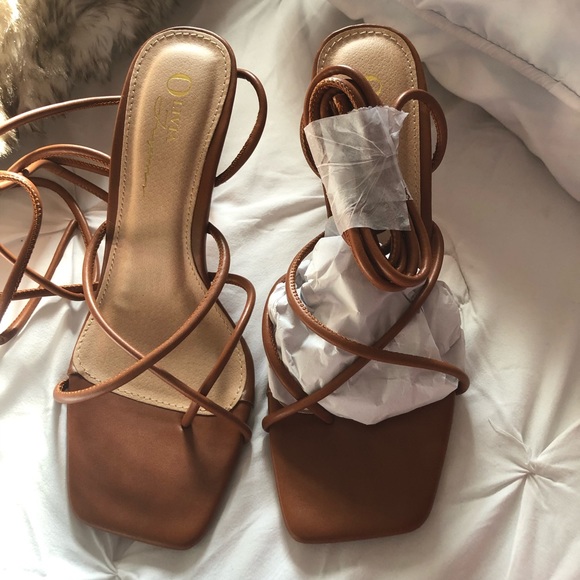 Miss Lola Shoes - MISS LOLA LACE UP HEELS